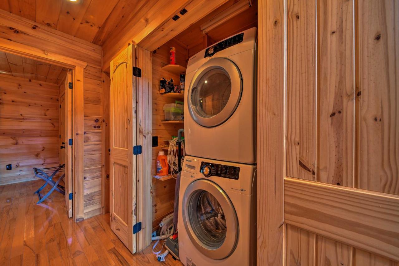 Warm And Cozy Cabin With Deck On Top Of The Blue Ridge Fancy Gap Exteriör bild